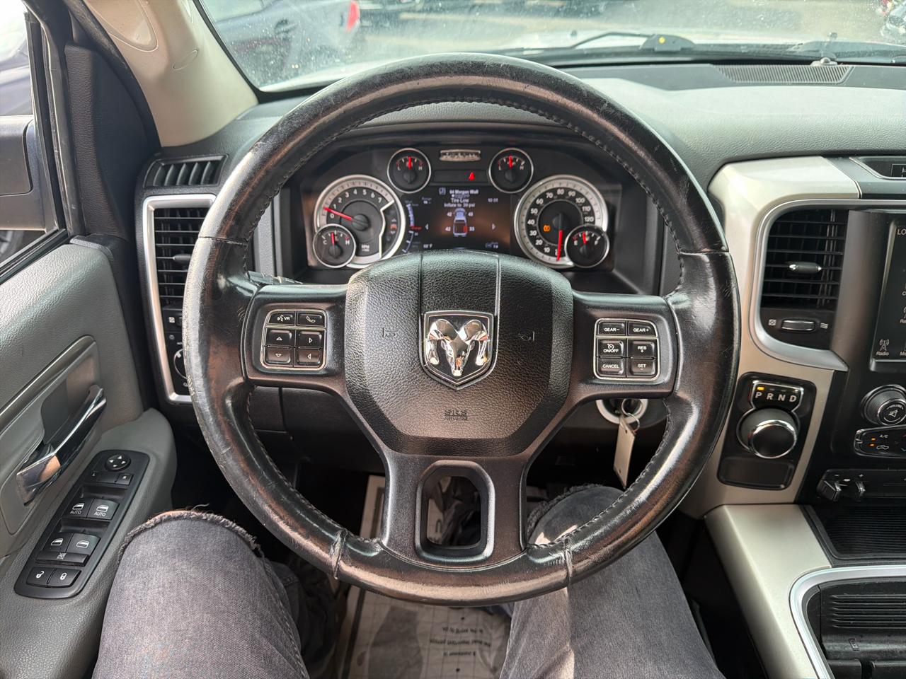 RAM 1500 Lone Star 4x2 Crew Cab 5'7" Box 2017