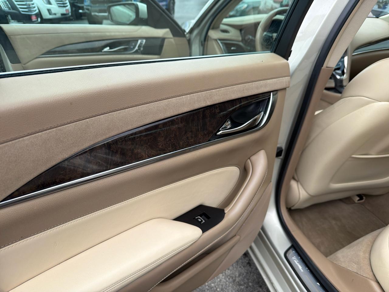 Cadillac CTS Sedan 4dr Sdn 2.0L Turbo Luxury AWD 2014