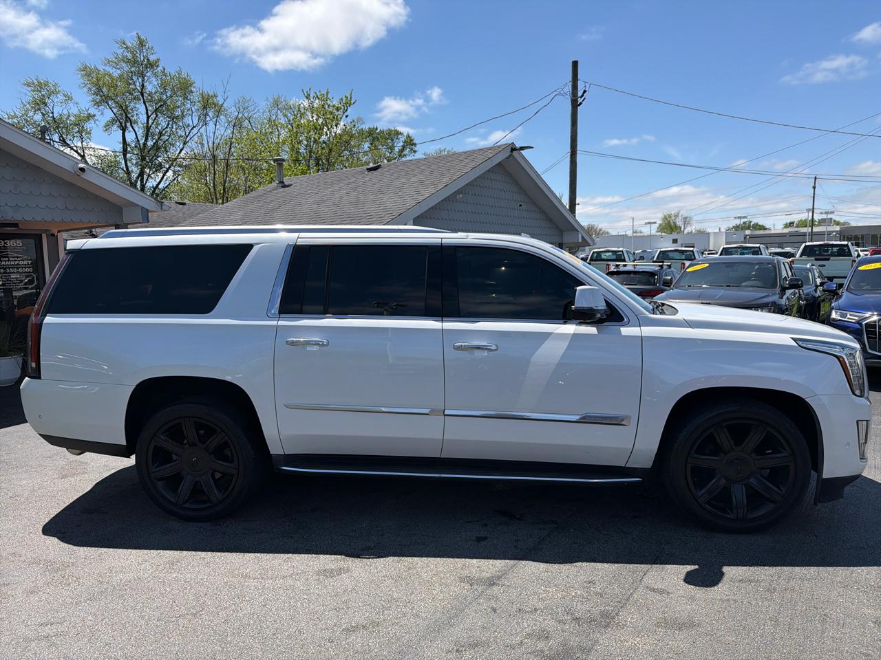 Cadillac Escalade ESV 4WD 4dr Luxury 2017