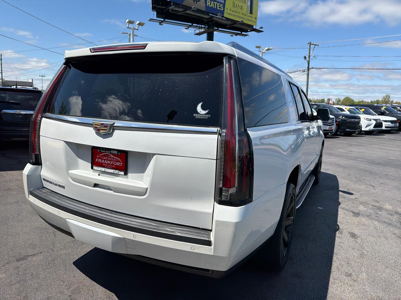 Cadillac Escalade ESV 4WD 4dr Luxury 2017