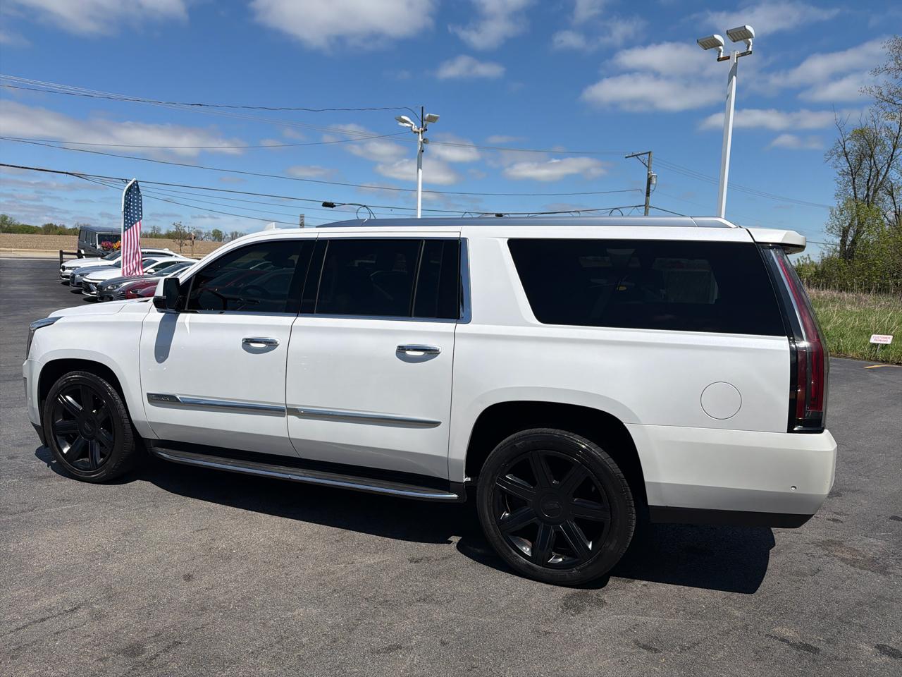 Cadillac Escalade ESV 4WD 4dr Luxury 2017