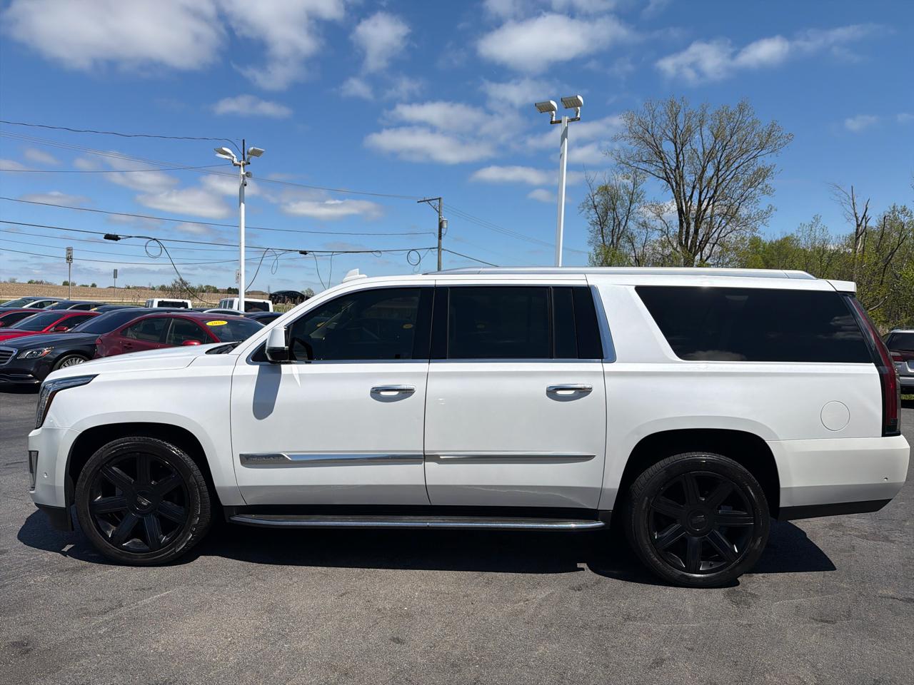 Cadillac Escalade ESV 4WD 4dr Luxury 2017