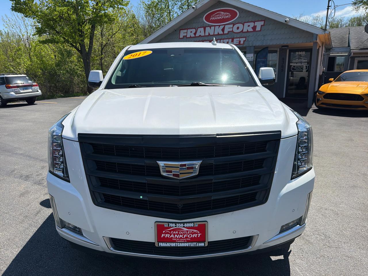 Cadillac Escalade ESV 4WD 4dr Luxury 2017