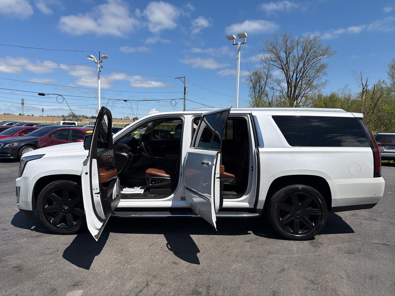 Cadillac Escalade ESV 4WD 4dr Luxury 2017