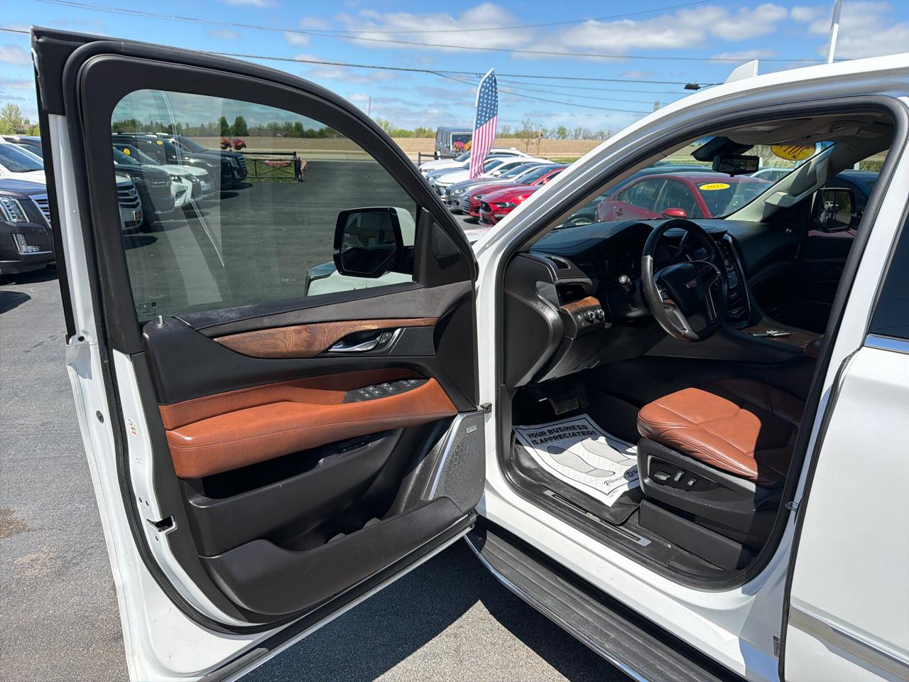 Cadillac Escalade ESV 4WD 4dr Luxury 2017