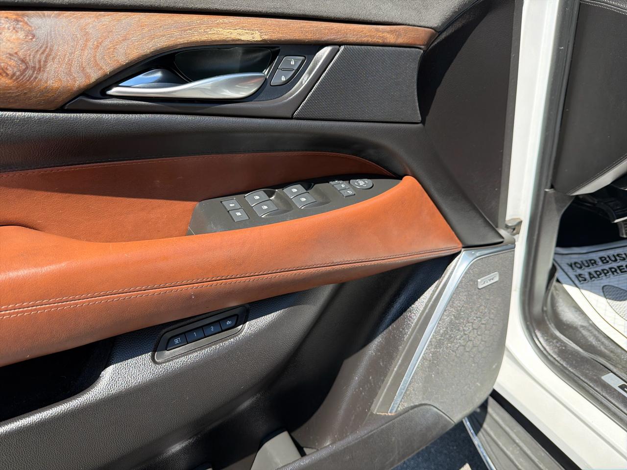 Cadillac Escalade ESV 4WD 4dr Luxury 2017