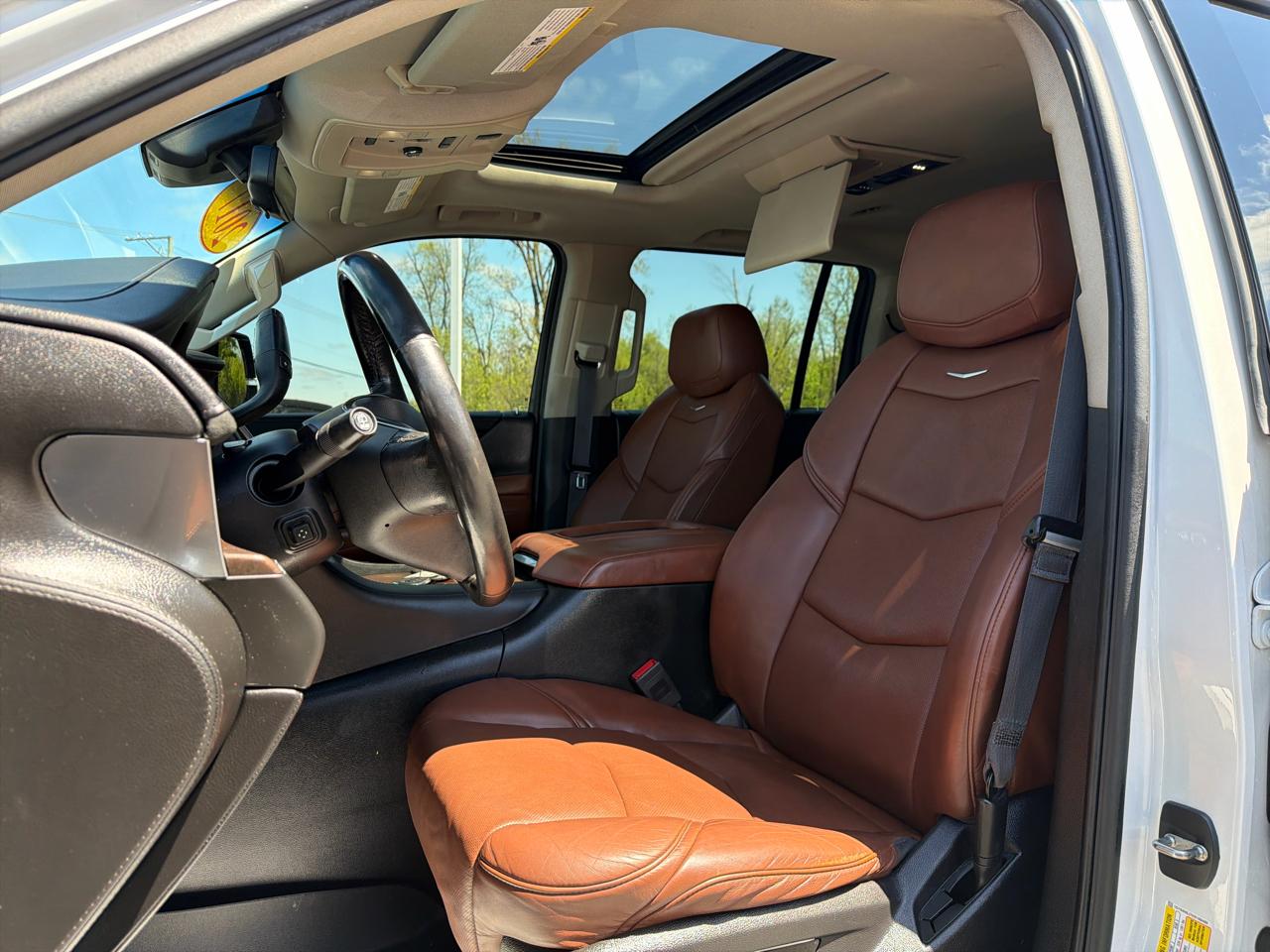 Cadillac Escalade ESV 4WD 4dr Luxury 2017