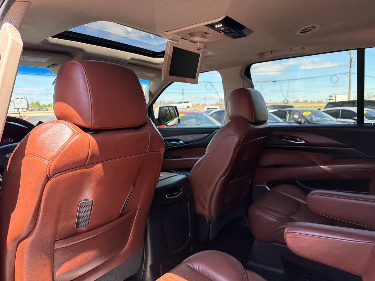 Cadillac Escalade ESV 4WD 4dr Luxury 2017