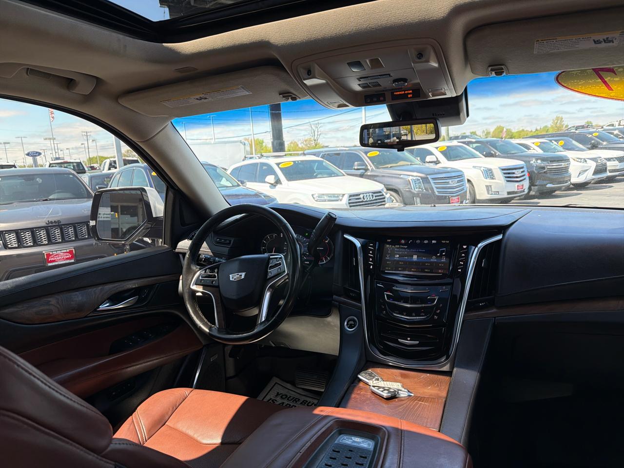 Cadillac Escalade ESV 4WD 4dr Luxury 2017
