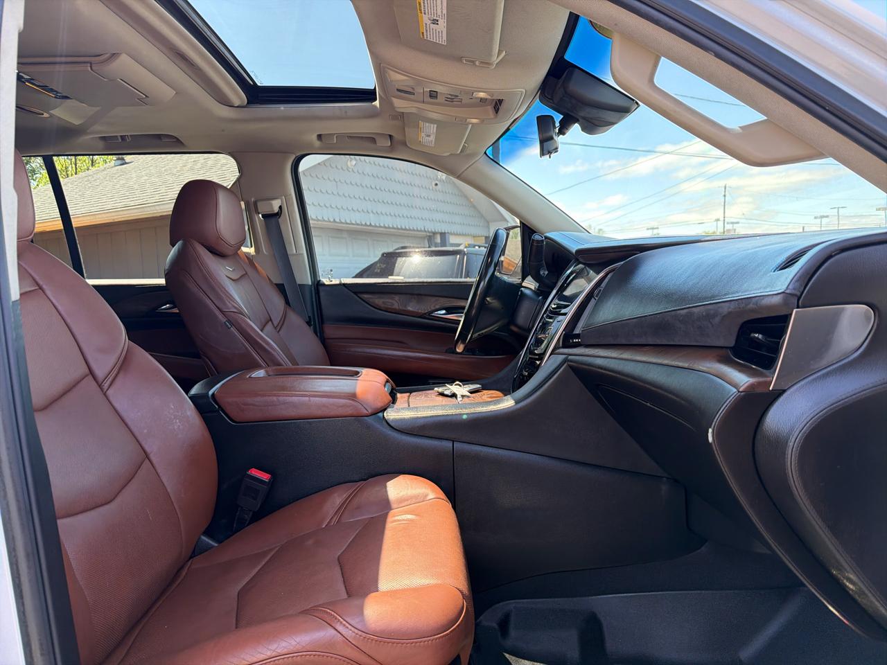 Cadillac Escalade ESV 4WD 4dr Luxury 2017