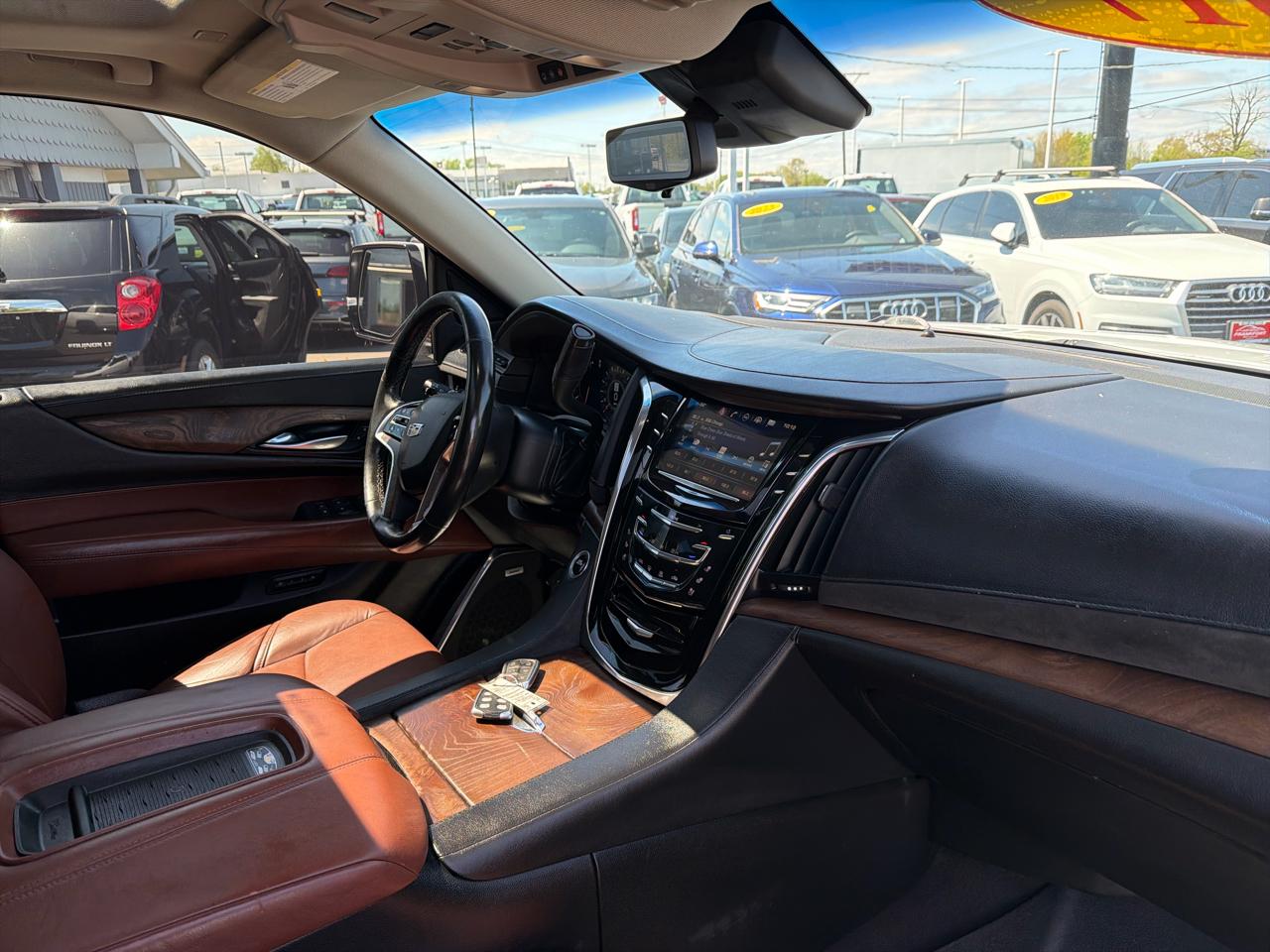 Cadillac Escalade ESV 4WD 4dr Luxury 2017