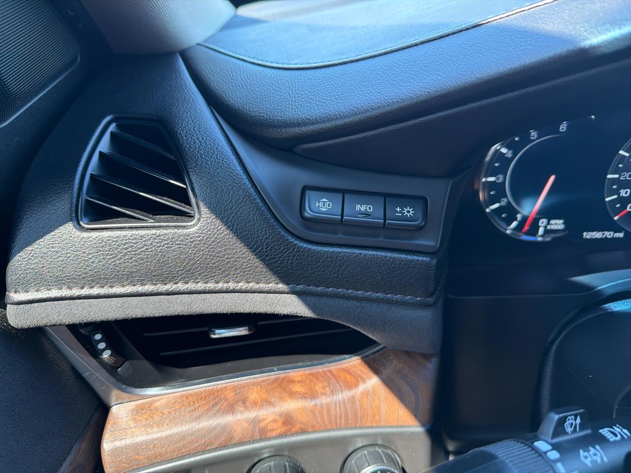 Cadillac Escalade ESV 4WD 4dr Luxury 2017
