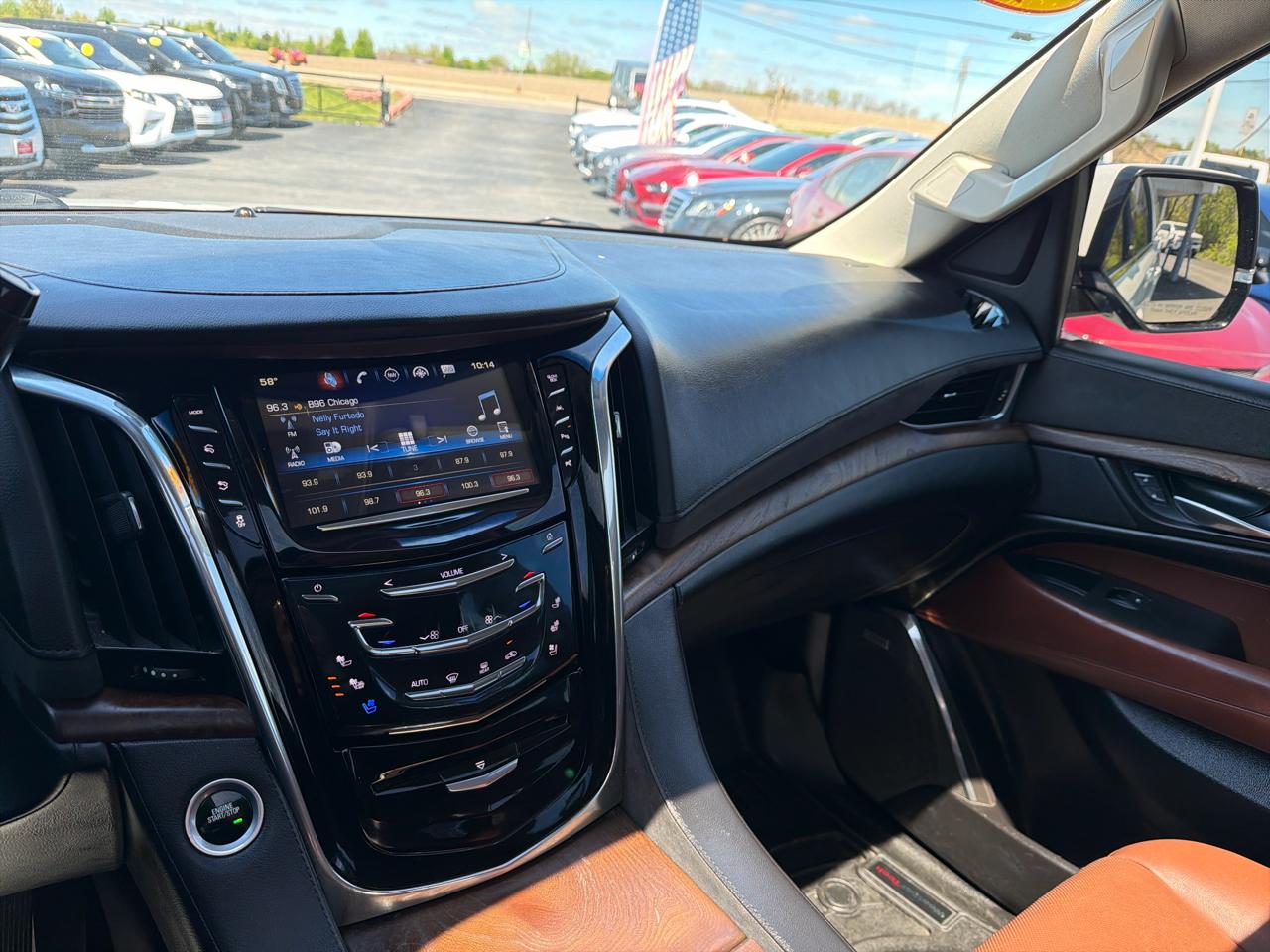 Cadillac Escalade ESV 4WD 4dr Luxury 2017