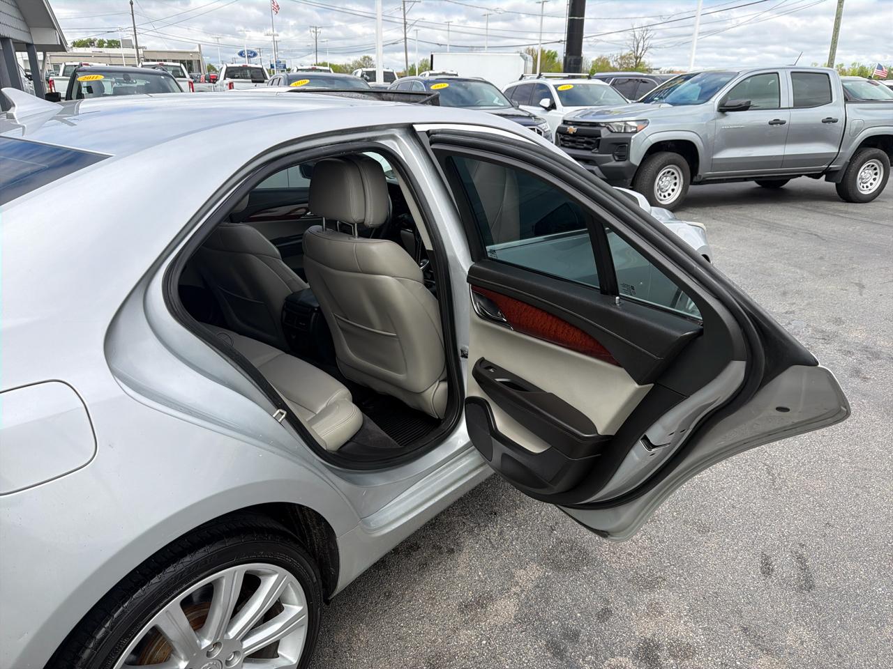 Cadillac ATS 4dr Sdn 2.0L Luxury AWD 2014