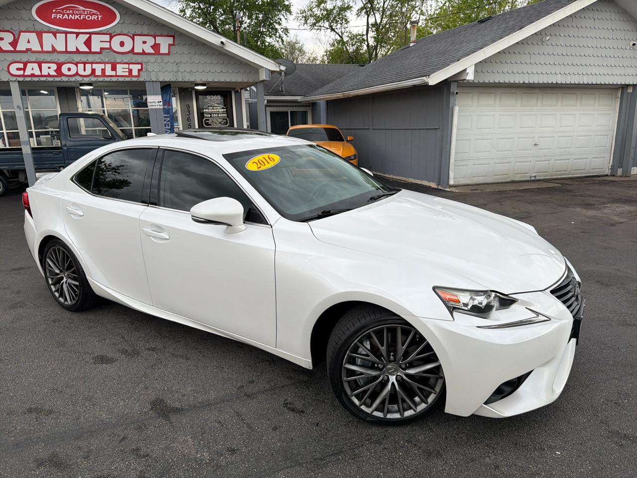 Lexus IS 300 4dr Sdn AWD 2016