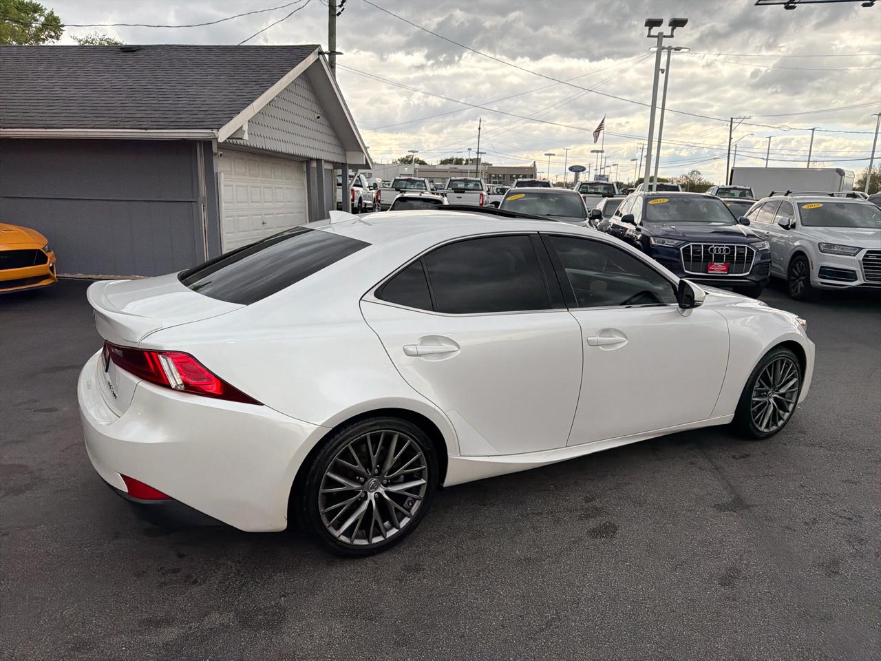 Lexus IS 300 4dr Sdn AWD 2016
