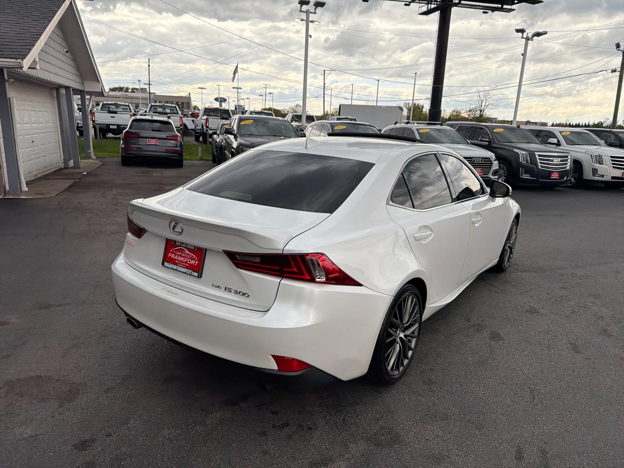 Lexus IS 300 4dr Sdn AWD 2016