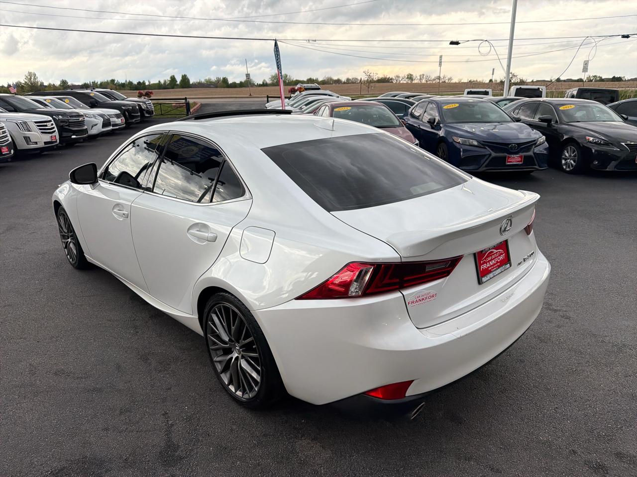 Lexus IS 300 4dr Sdn AWD 2016