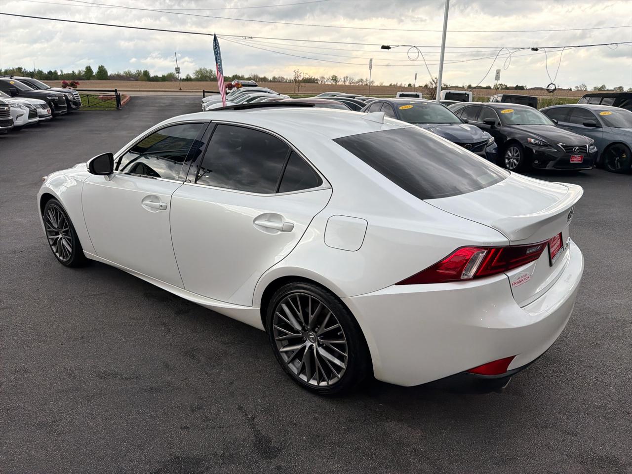 Lexus IS 300 4dr Sdn AWD 2016