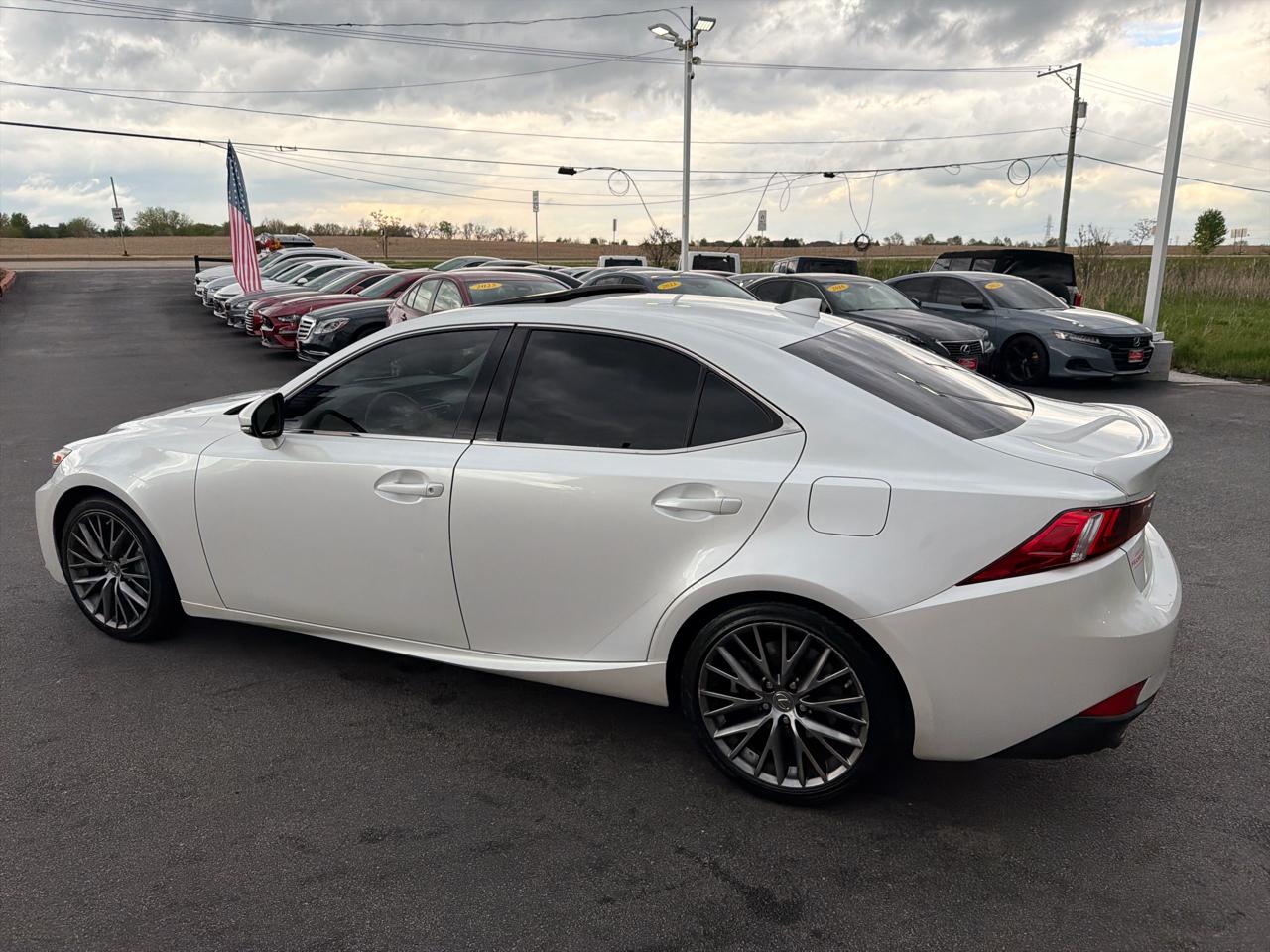 Lexus IS 300 4dr Sdn AWD 2016