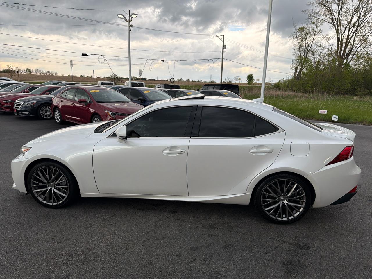 Lexus IS 300 4dr Sdn AWD 2016