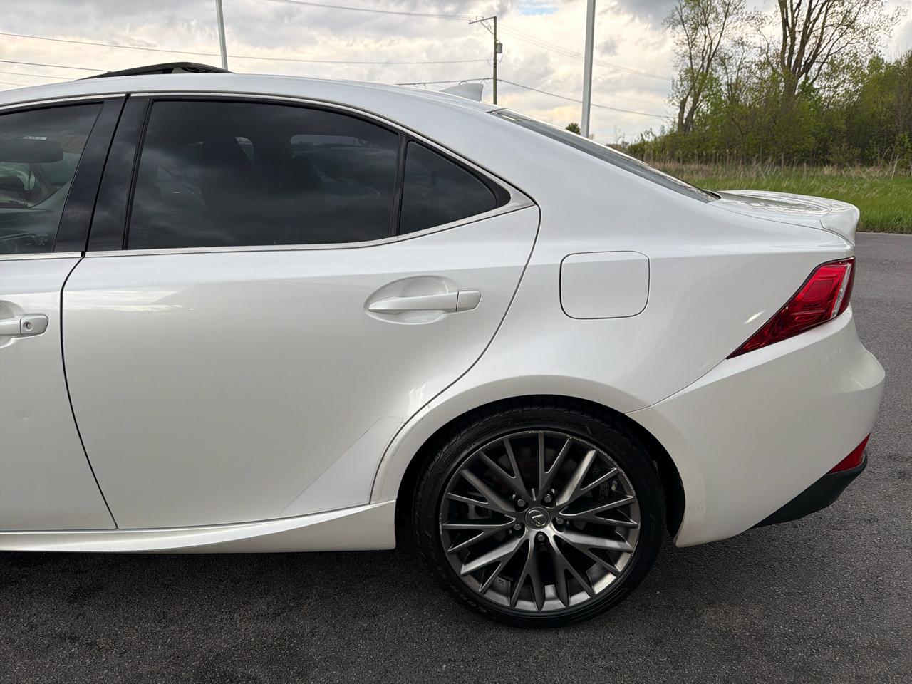 Lexus IS 300 4dr Sdn AWD 2016