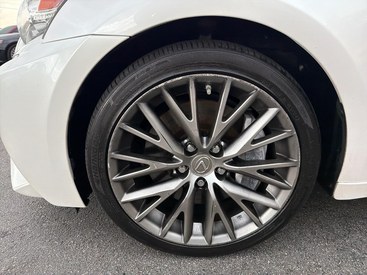 Lexus IS 300 4dr Sdn AWD 2016