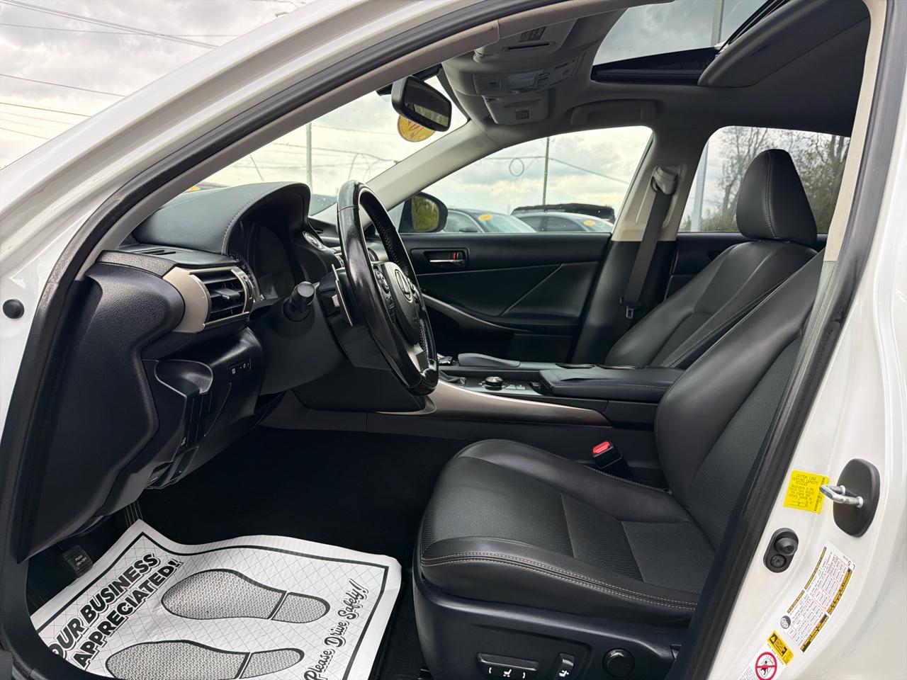 Lexus IS 300 4dr Sdn AWD 2016