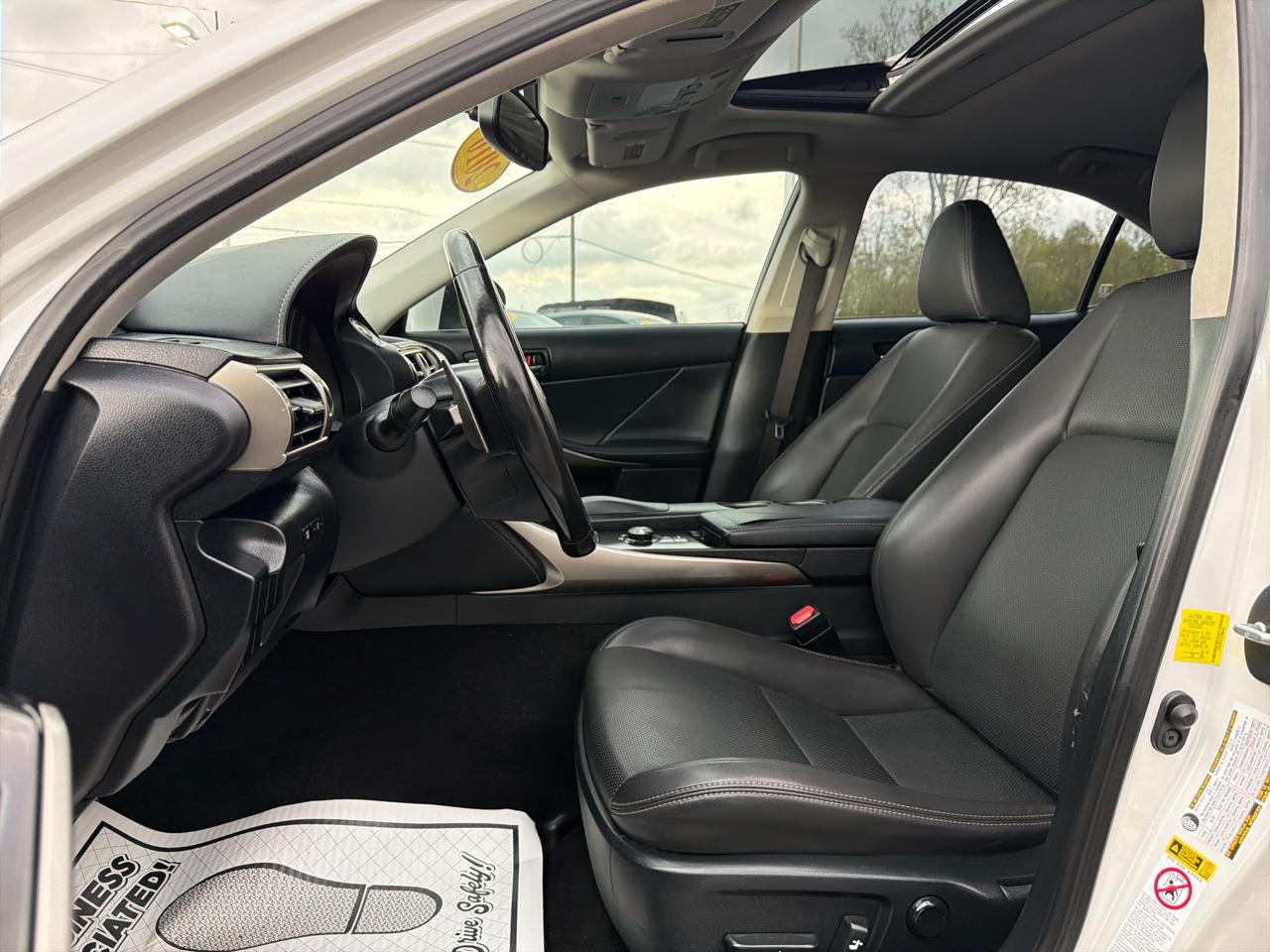 Lexus IS 300 4dr Sdn AWD 2016