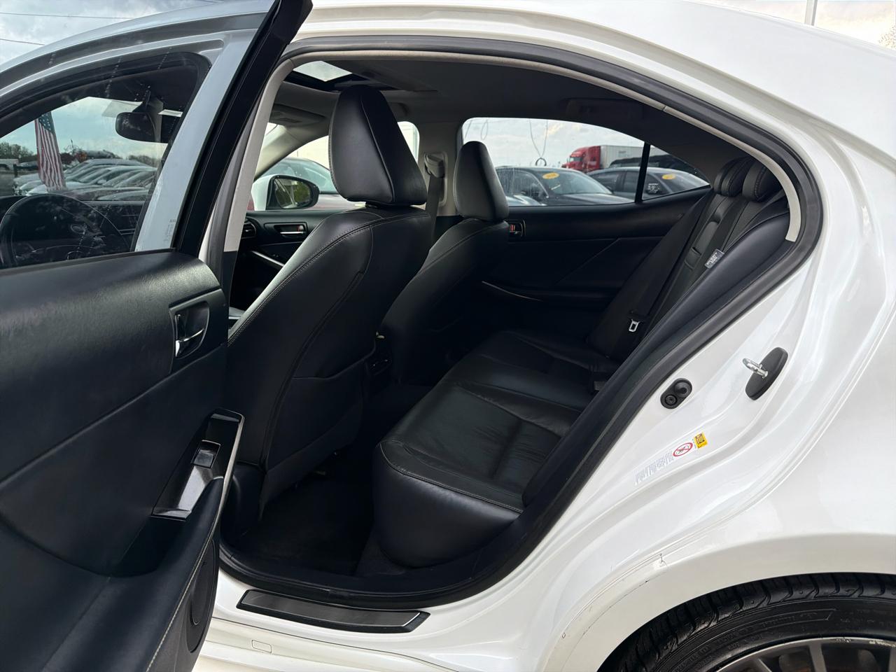 Lexus IS 300 4dr Sdn AWD 2016