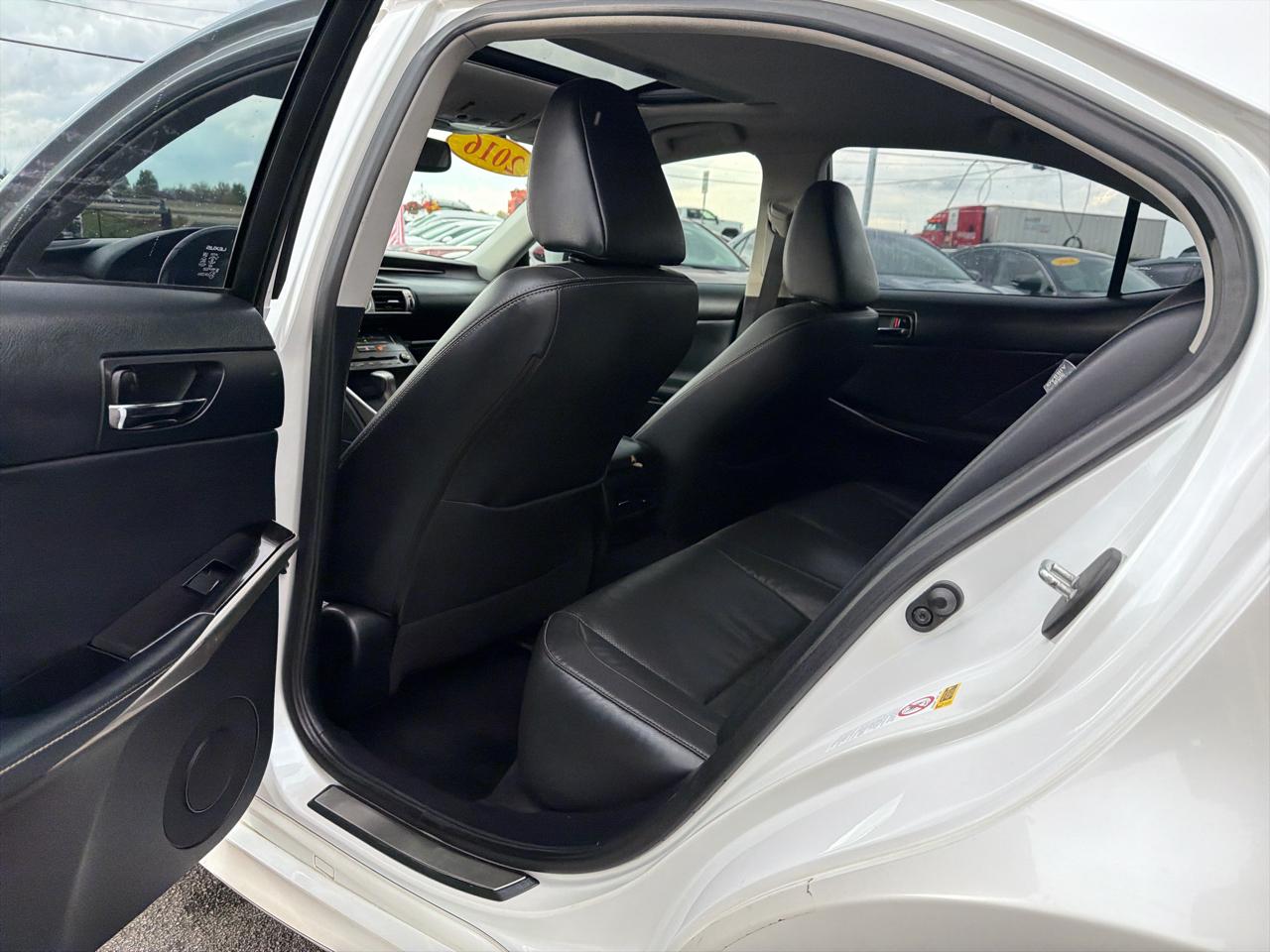 Lexus IS 300 4dr Sdn AWD 2016