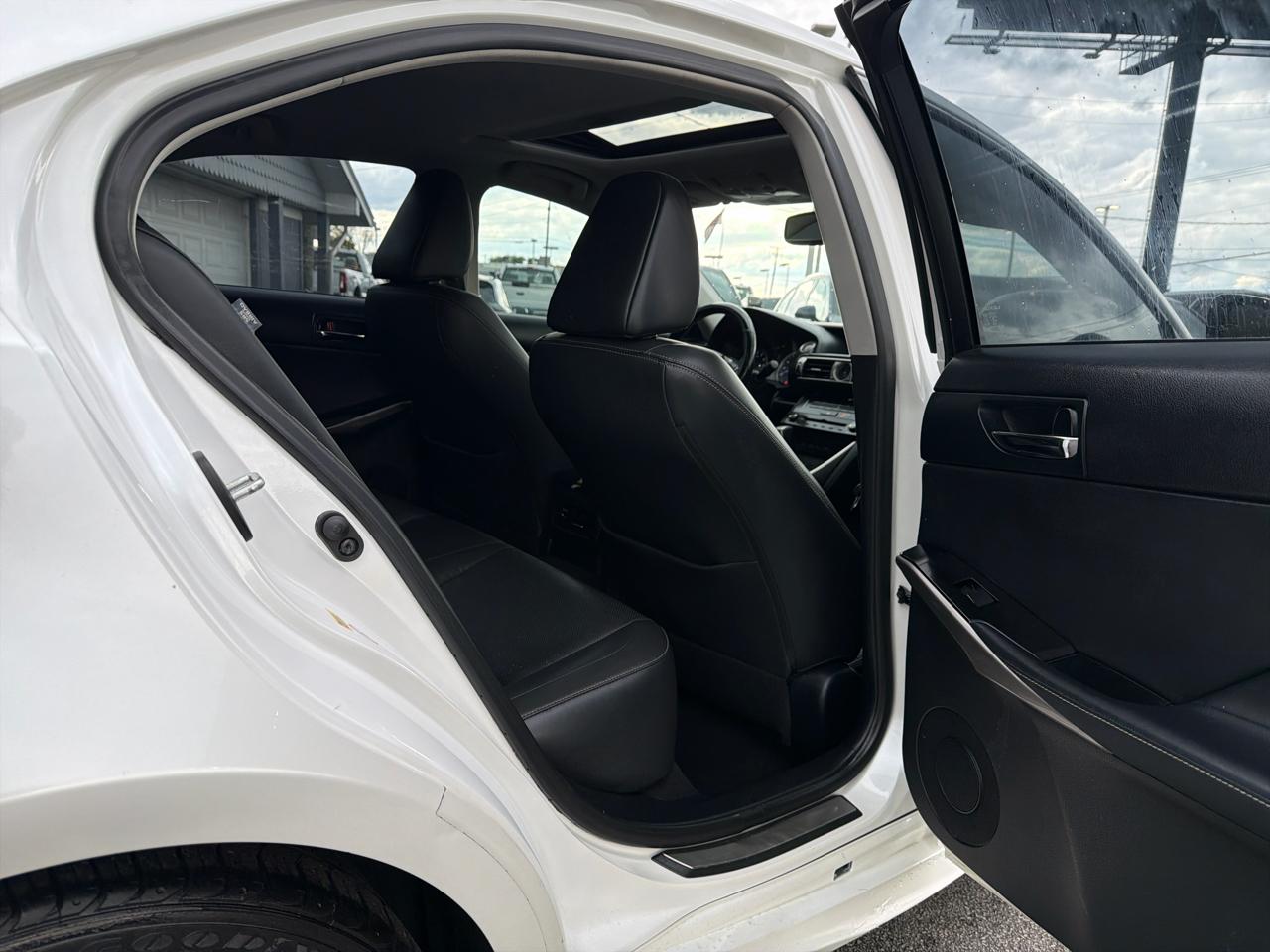 Lexus IS 300 4dr Sdn AWD 2016