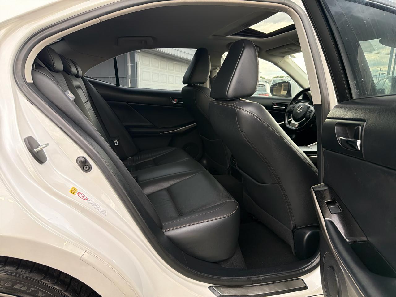 Lexus IS 300 4dr Sdn AWD 2016