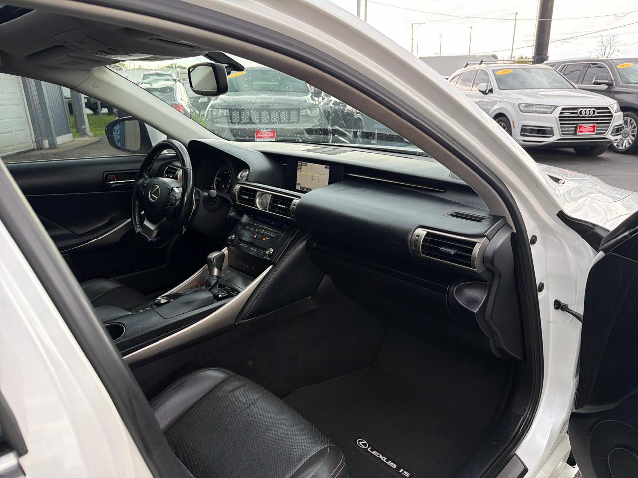 Lexus IS 300 4dr Sdn AWD 2016