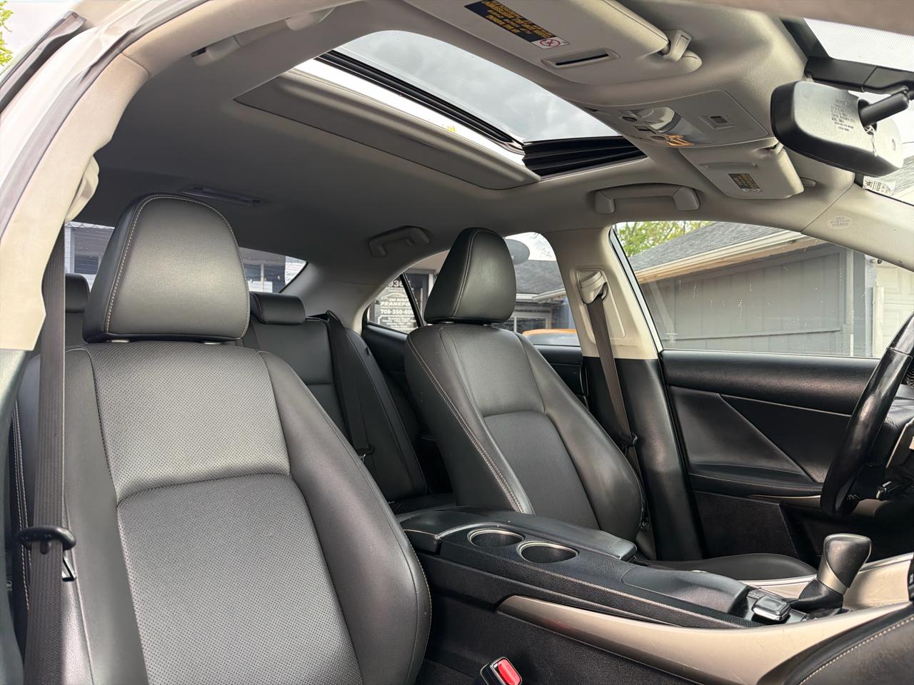 Lexus IS 300 4dr Sdn AWD 2016