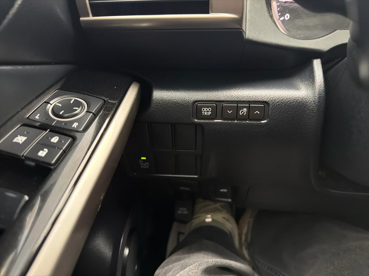 Lexus IS 300 4dr Sdn AWD 2016