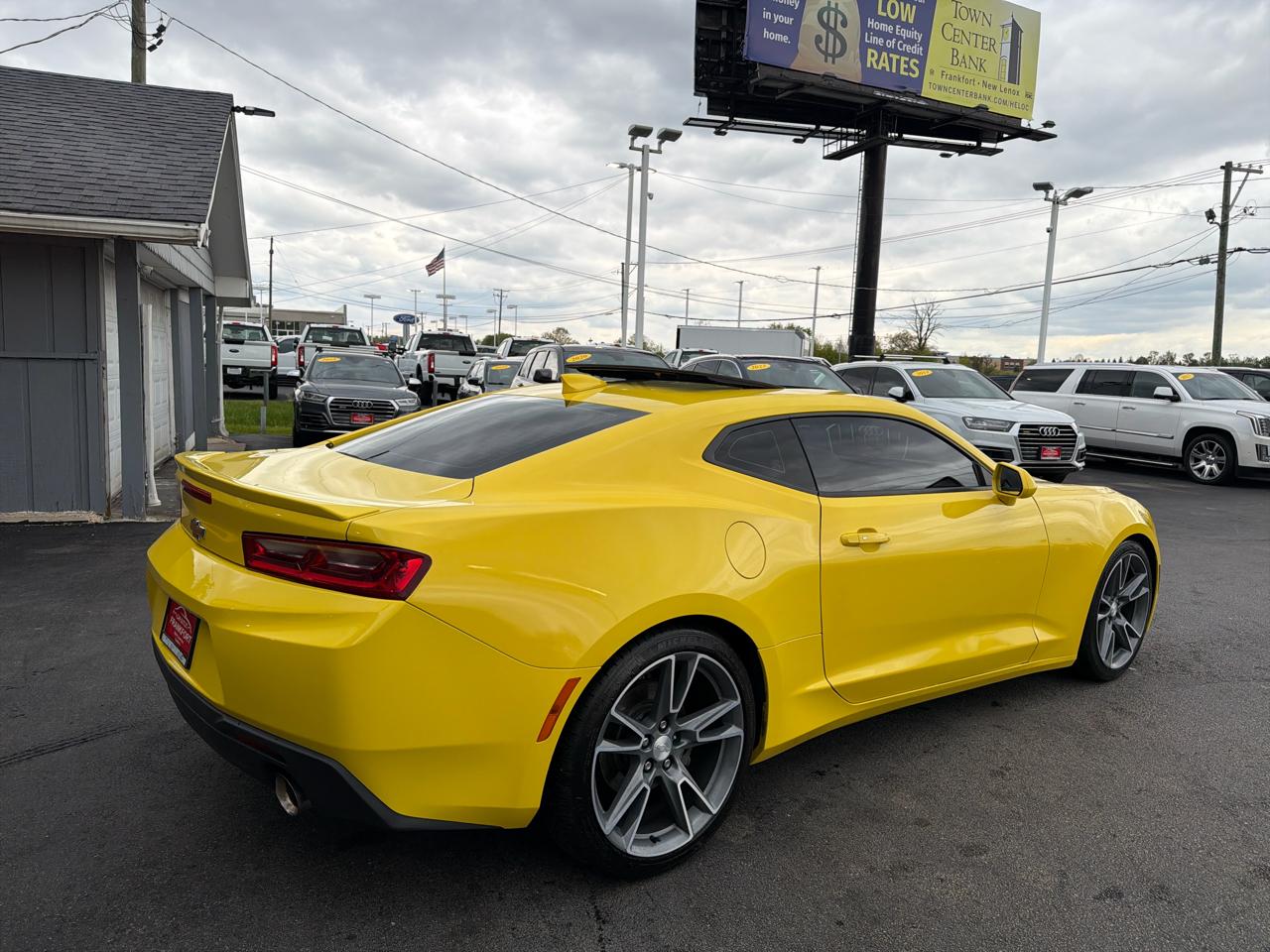 Chevrolet Camaro 2dr Cpe 1LT 2017