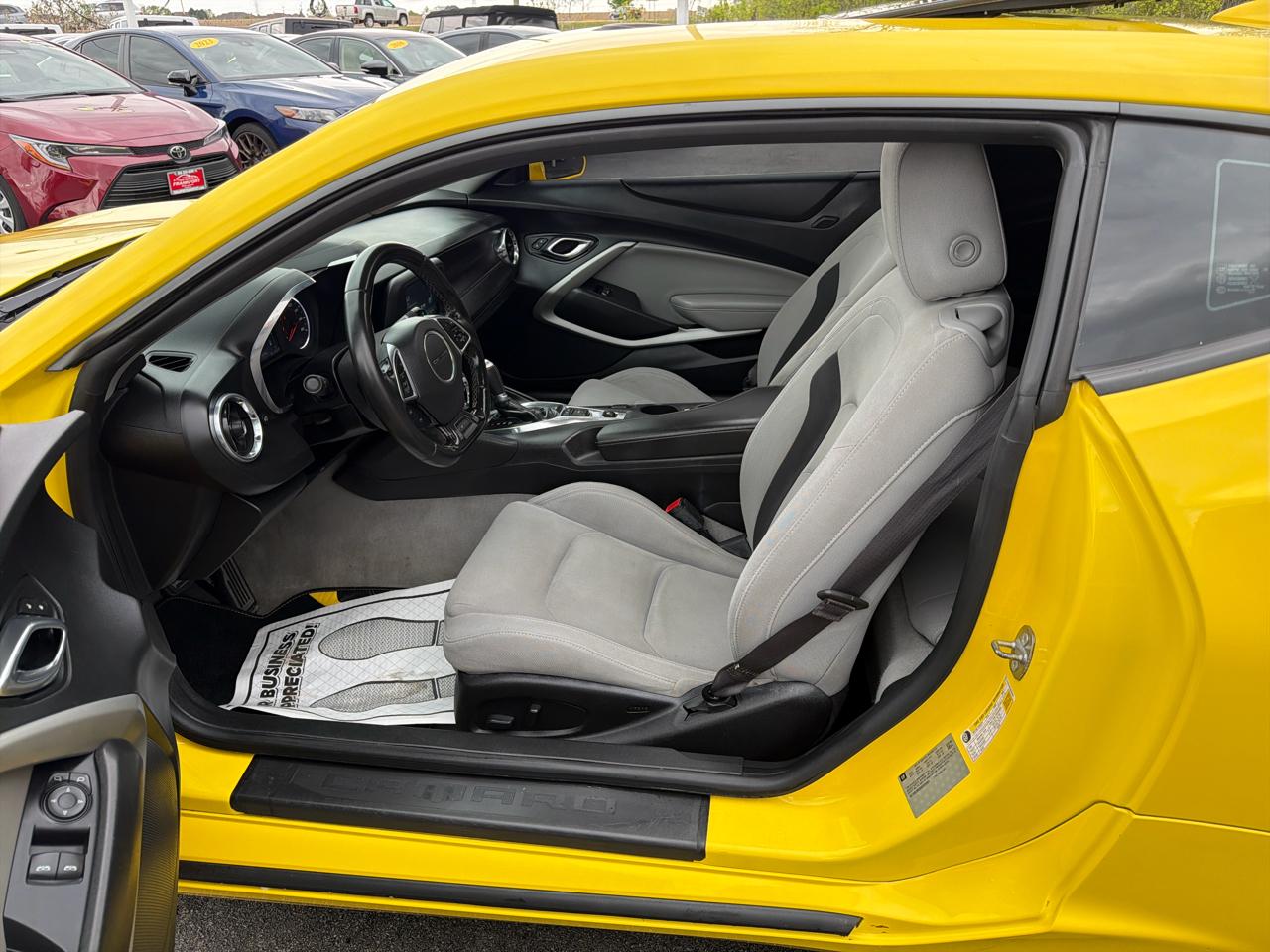 Chevrolet Camaro 2dr Cpe 1LT 2017