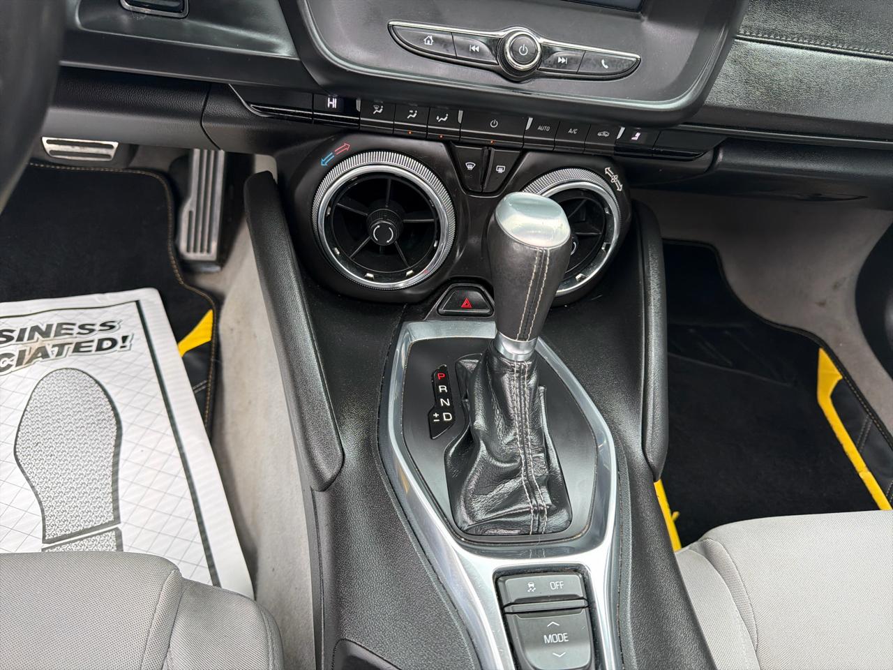 Chevrolet Camaro 2dr Cpe 1LT 2017