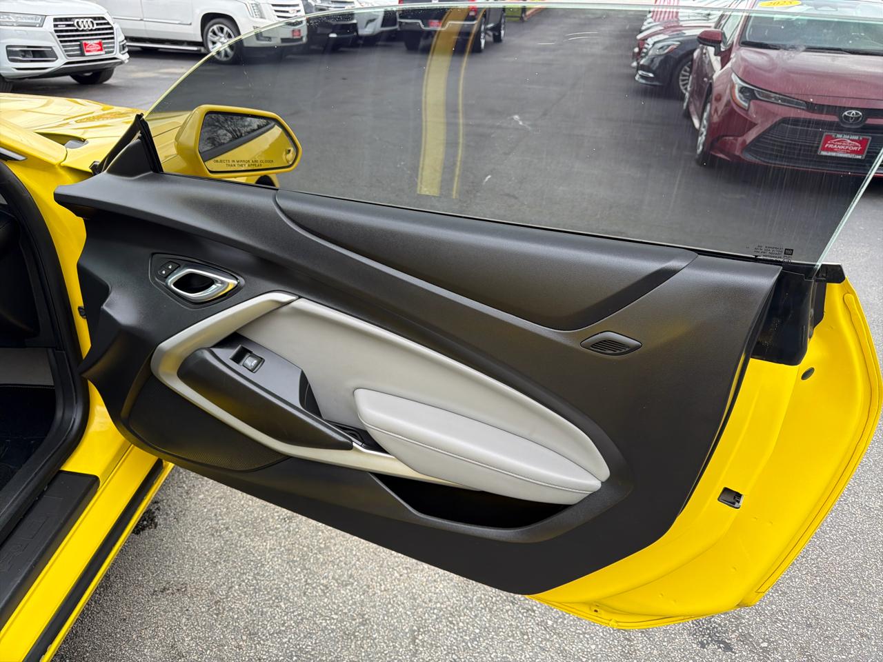 Chevrolet Camaro 2dr Cpe 1LT 2017