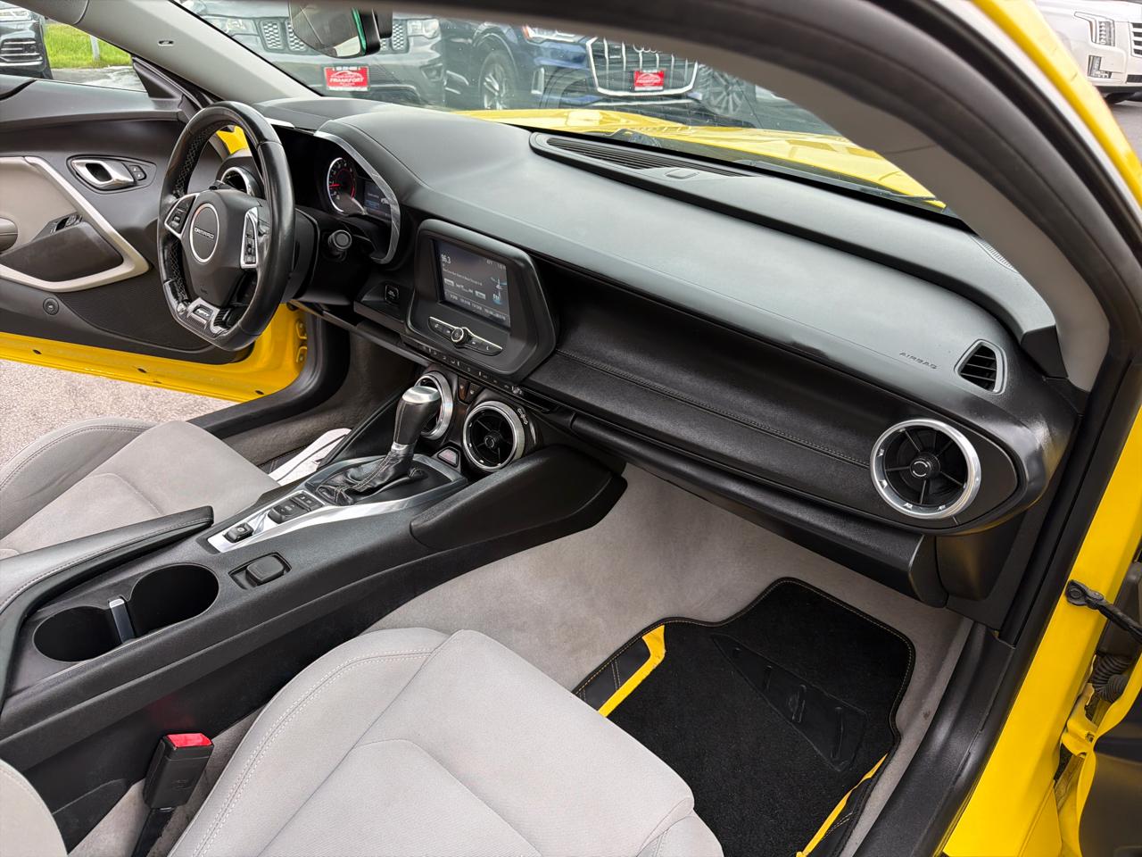 Chevrolet Camaro 2dr Cpe 1LT 2017