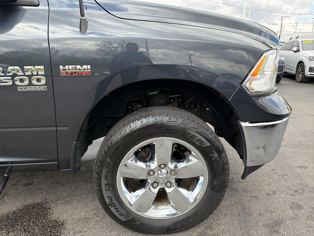 RAM 1500 Classic SLT 4x4 Crew Cab 5'7" Box 2020