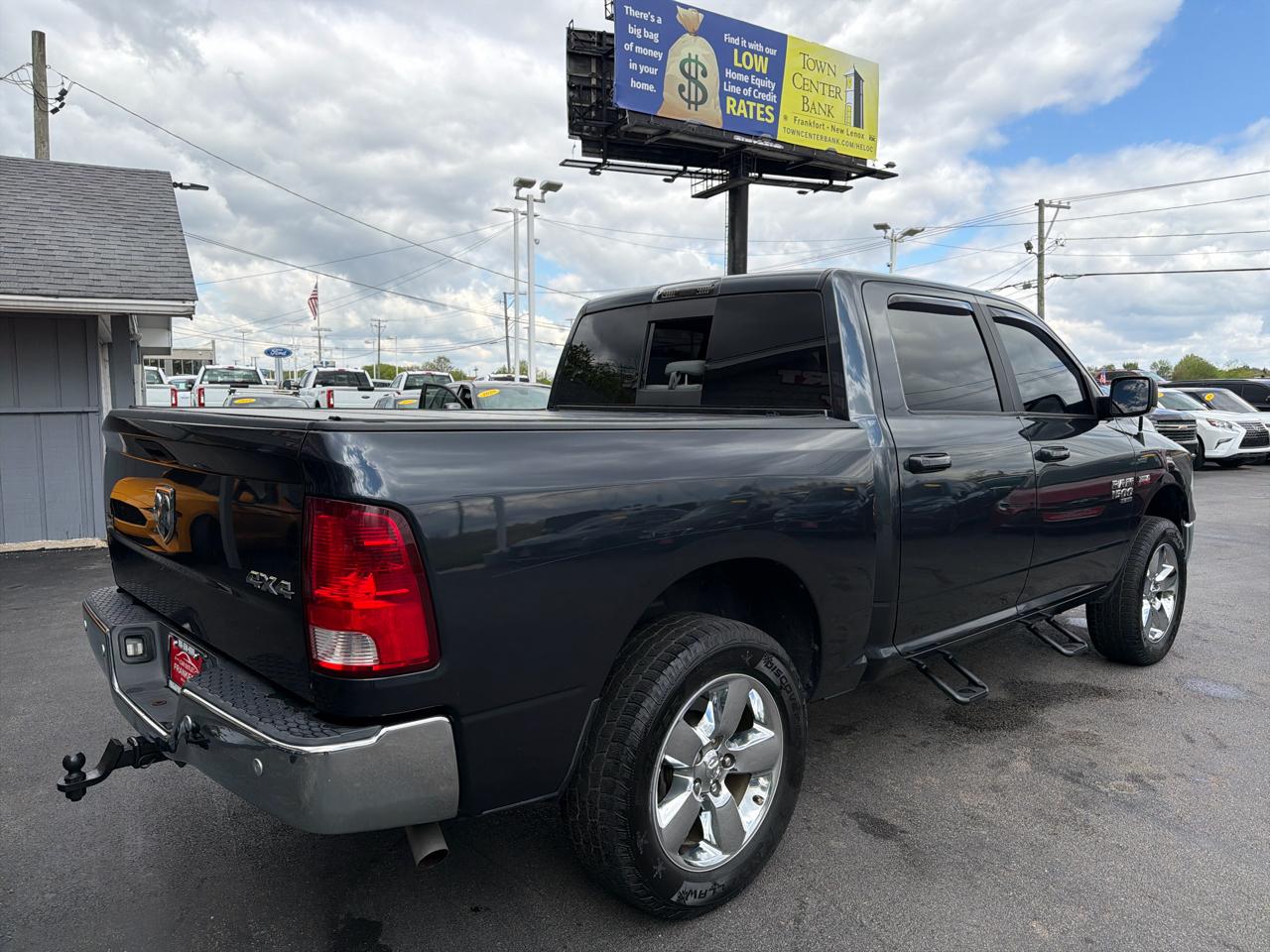 RAM 1500 Classic SLT 4x4 Crew Cab 5'7" Box 2020
