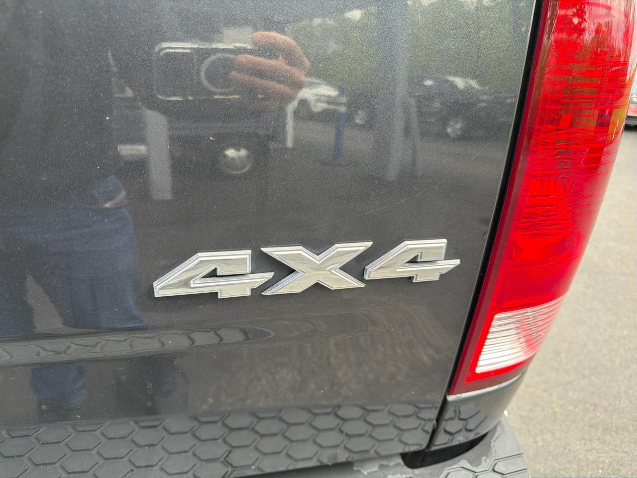 RAM 1500 Classic SLT 4x4 Crew Cab 5'7" Box 2020
