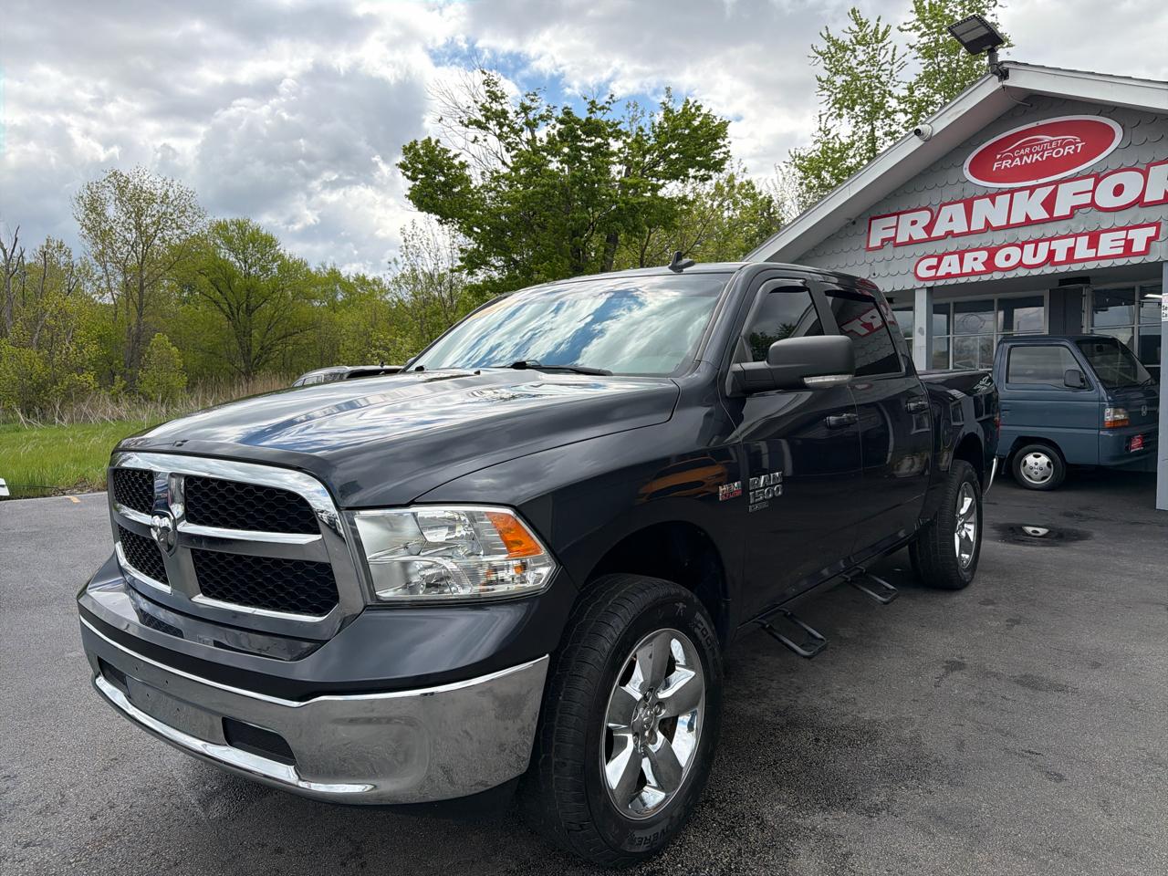 RAM 1500 Classic SLT 4x4 Crew Cab 5'7" Box 2020
