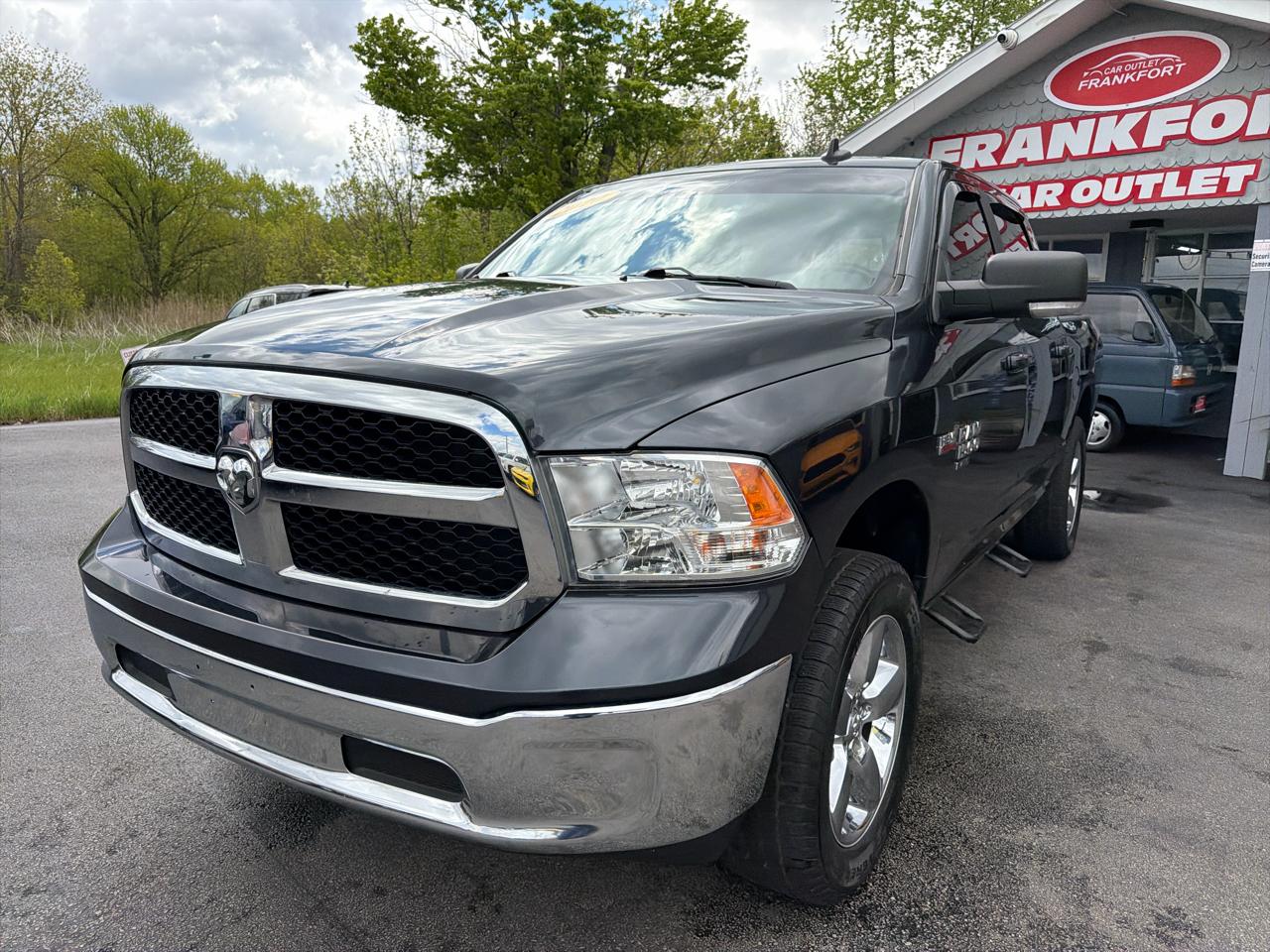 RAM 1500 Classic SLT 4x4 Crew Cab 5'7" Box 2020