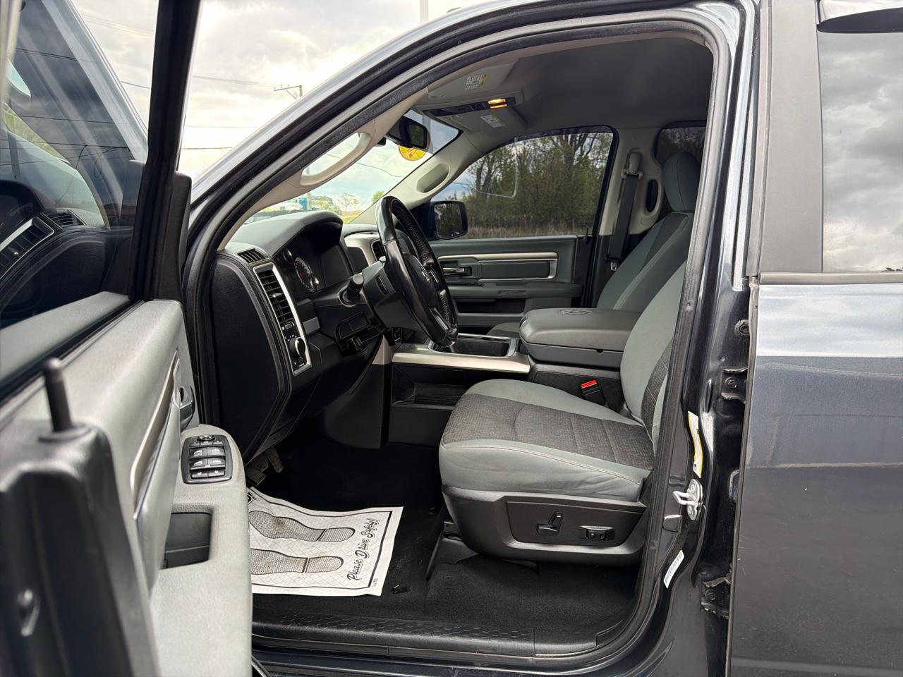 RAM 1500 Classic SLT 4x4 Crew Cab 5'7" Box 2020