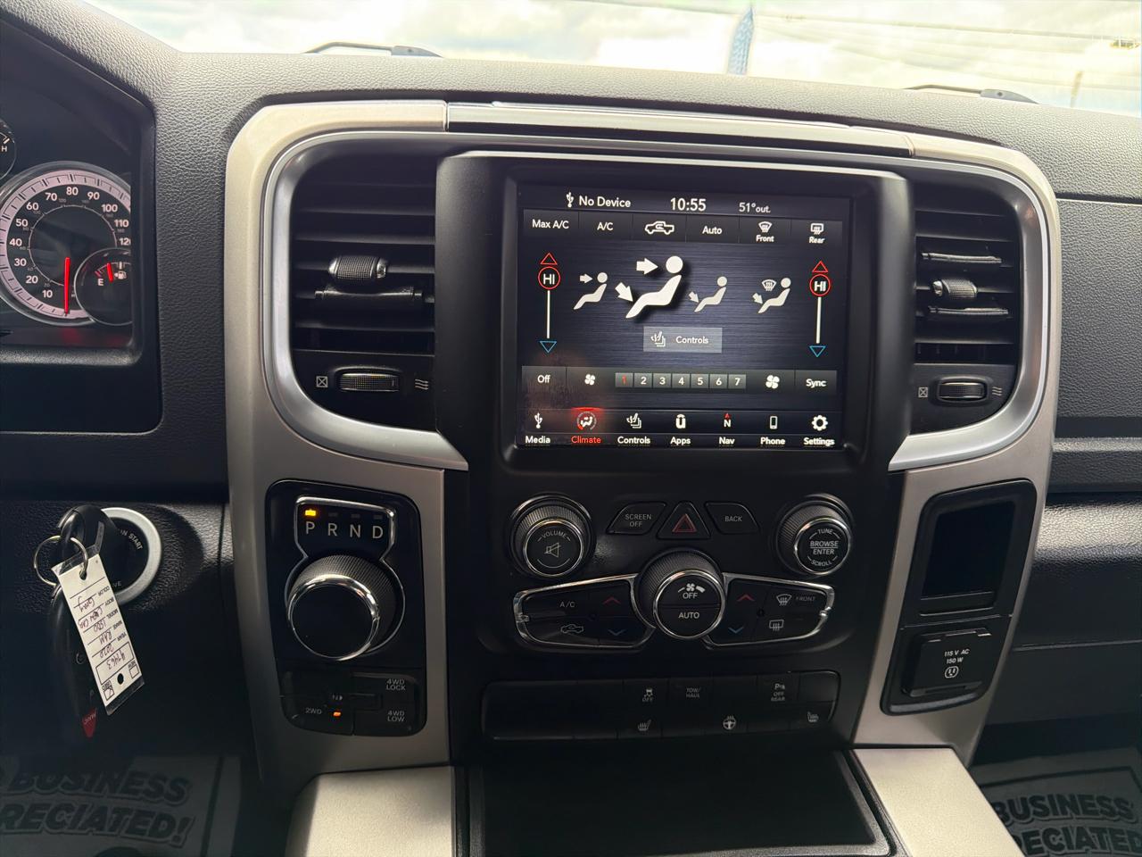 RAM 1500 Classic SLT 4x4 Crew Cab 5'7" Box 2020