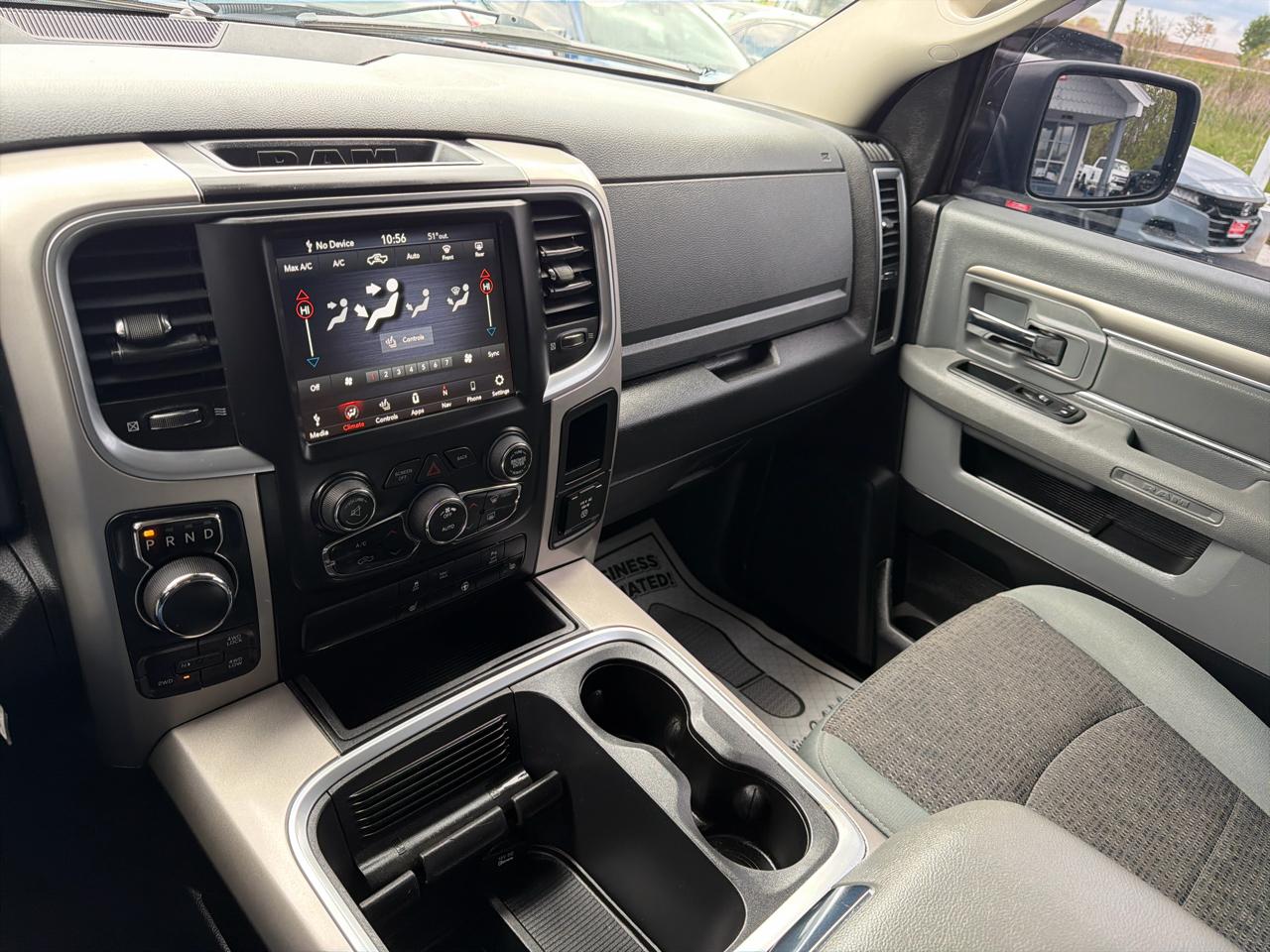 RAM 1500 Classic SLT 4x4 Crew Cab 5'7" Box 2020