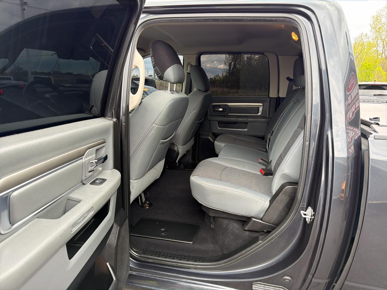 RAM 1500 Classic SLT 4x4 Crew Cab 5'7" Box 2020